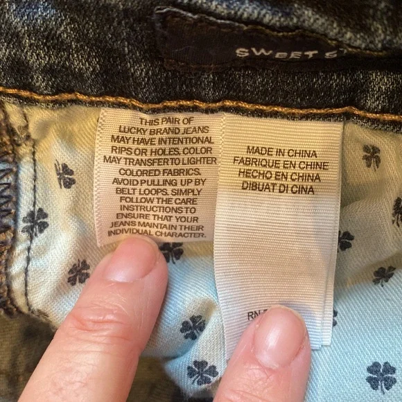 Lucky Brand Straight Leg Jeans - Picture 9 of 11